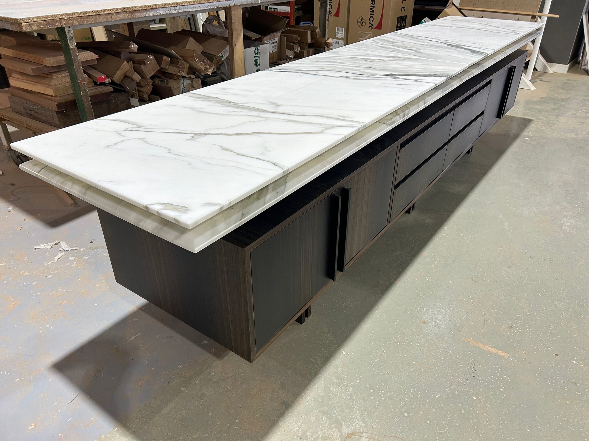 MANUFACTURING – Meeting tables Saudi Arabia